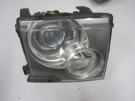Land Rover - Headlight ONE TAB BROKEN - XBC000345